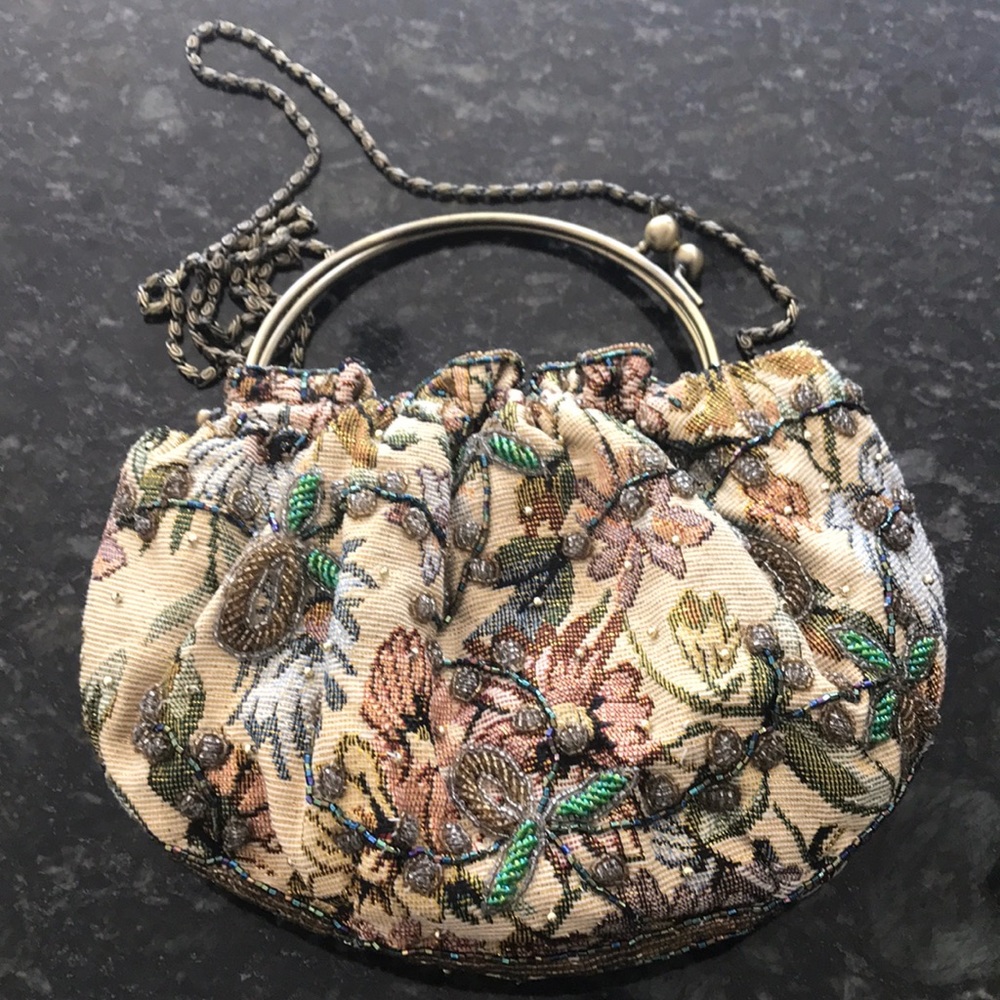 Beautiful Bided purse 👛